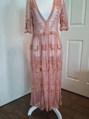 Sheer Lace Embroidered V-Neck Maxi Dress in Dusty Rose, Size L